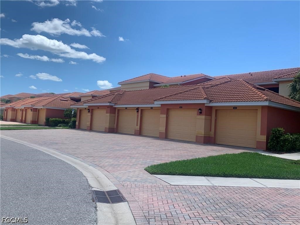 2 Bed Condominium for Sale in Palmetto Cove, FL, $2,200 — photo 4