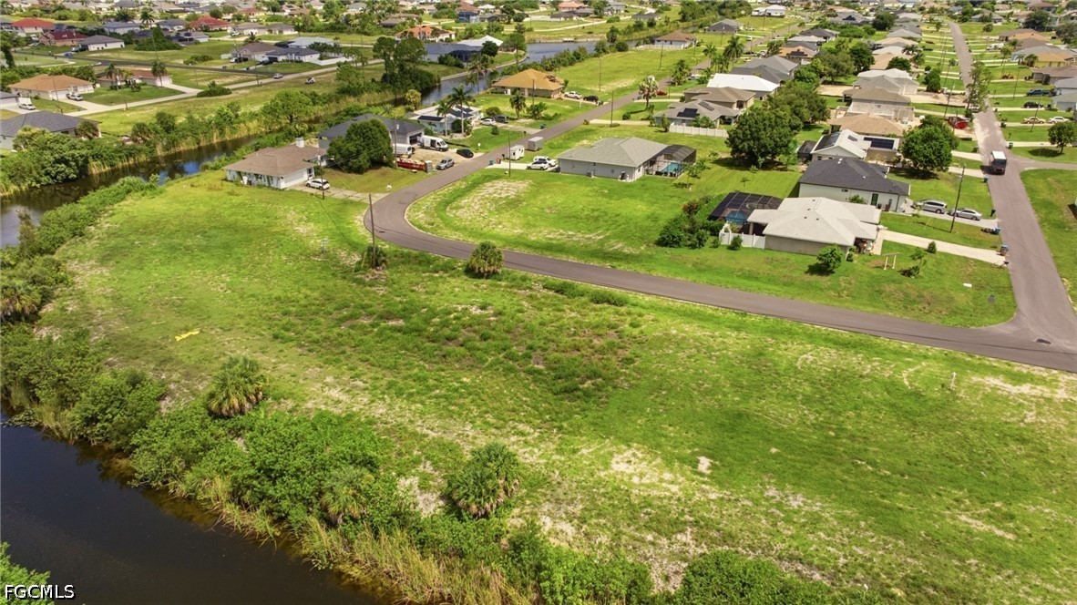 Waterfront Home for Sale in Cape Coral, photo 4