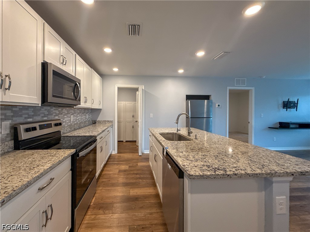 3 Bed SingleFamilyResidence for Sale in Cape Coral, FL — photo 4