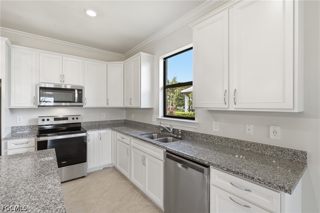 3 Bed Waterfront Home for Sale in Alva, FL, $360,000 — photo 4
