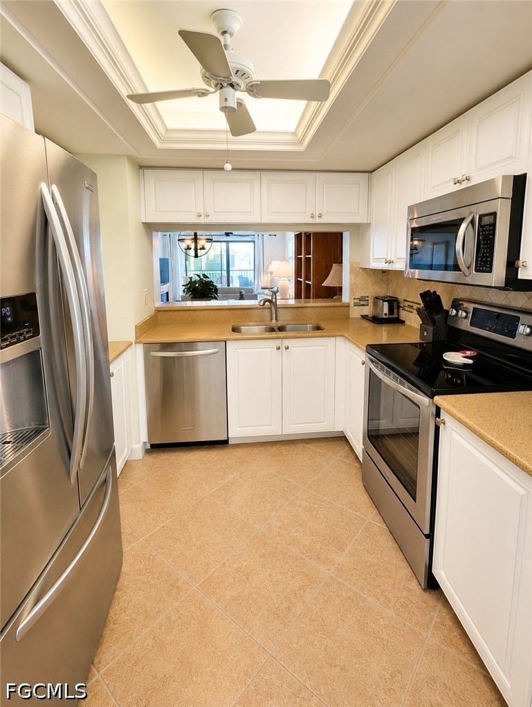 2 Bed Pool Home for Sale in Kelly Greens, FL, $3,600 — photo 4