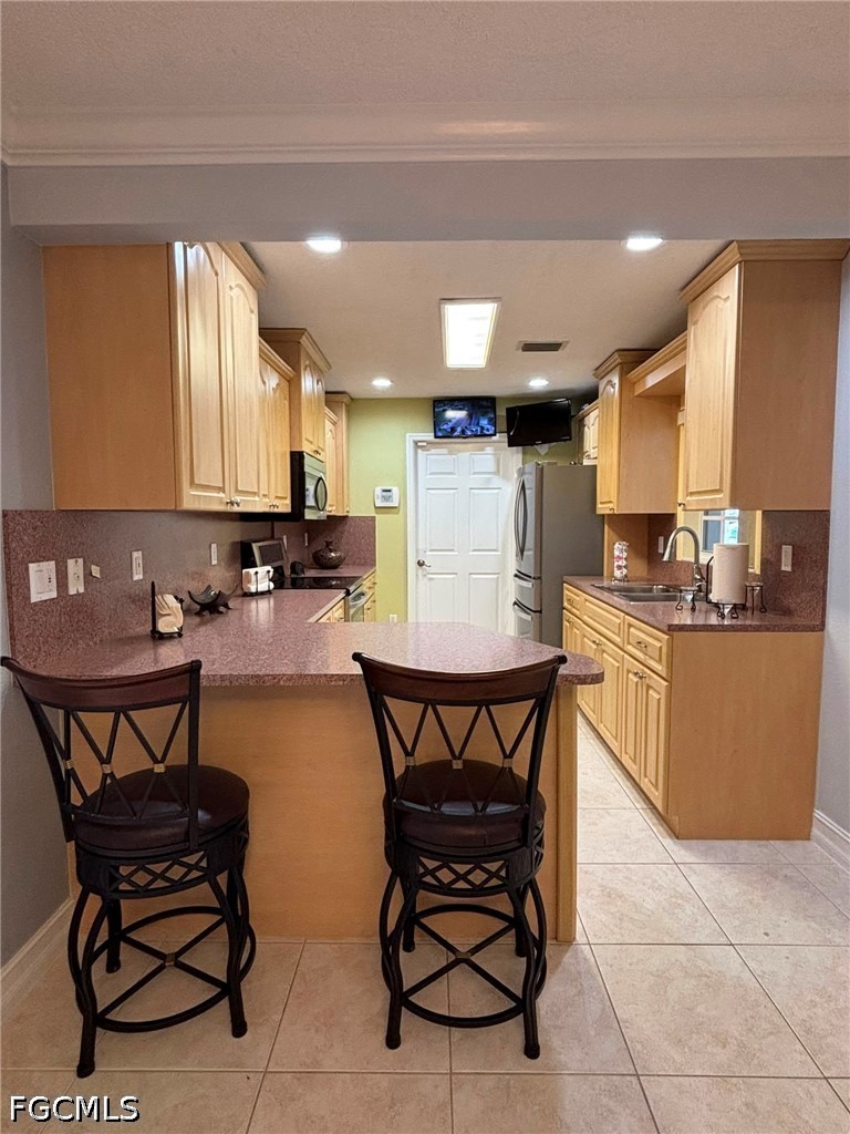 3 Bed SingleFamilyResidence for Sale in Lehigh Acres, FL — photo 4