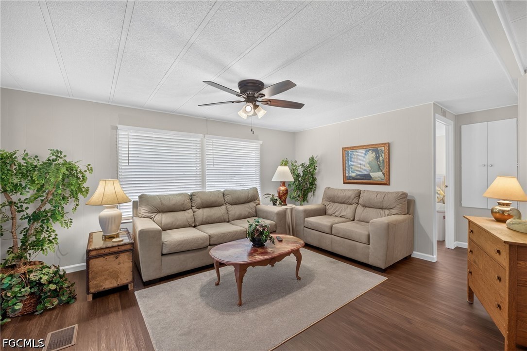 2 Bed ManufacturedHome for Sale in North Fort Myers, FL — photo 4