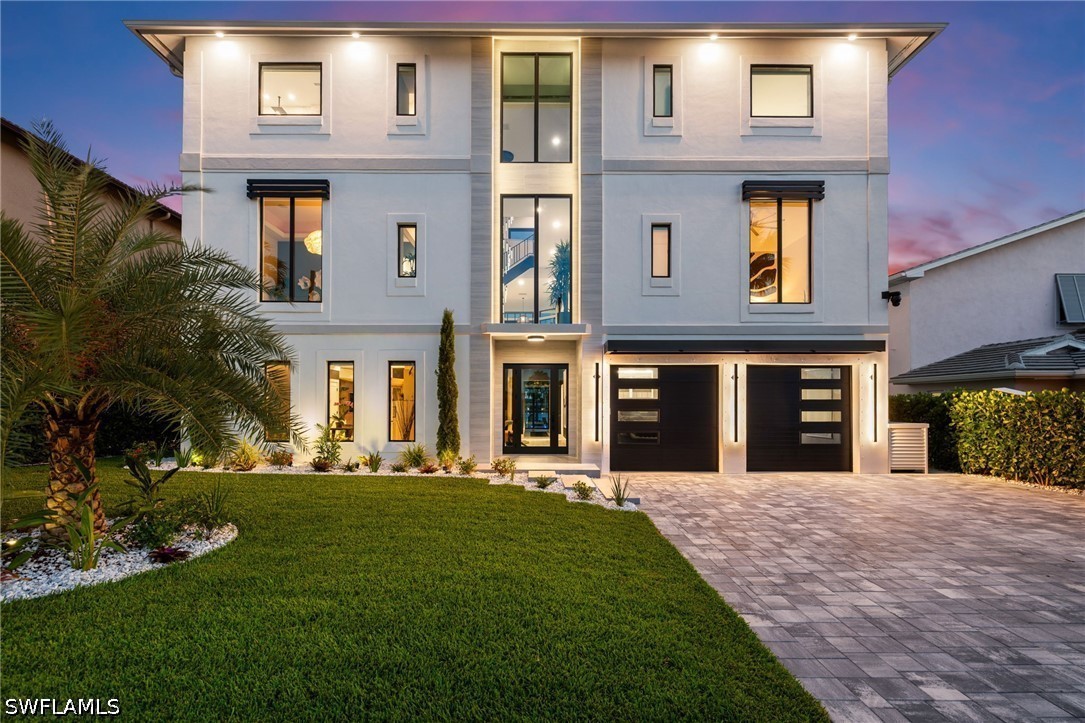 4 Bed Waterfront Home for Sale in Naples, FL, $5,395,000 — photo 4