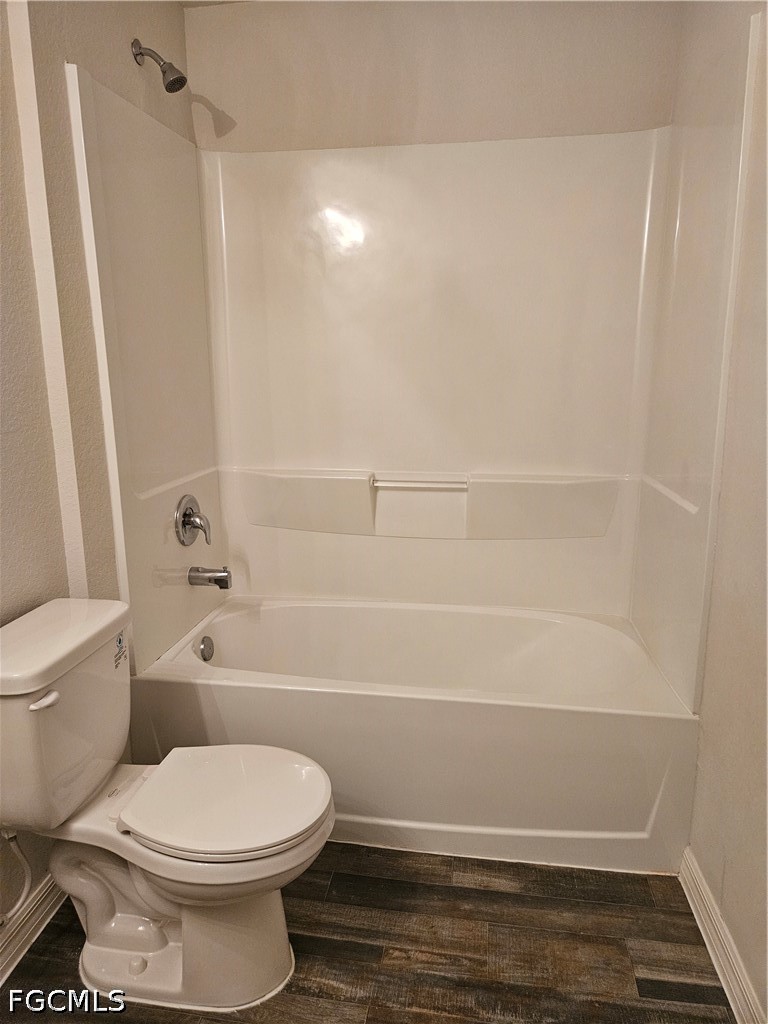 4 Bed SingleFamilyResidence for Sale in Cape Coral, FL — photo 4