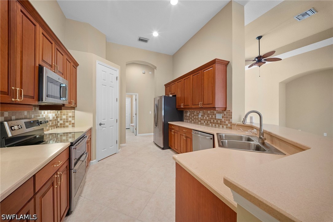 3 Bed Pool Home for Sale in Madison Park, FL, $4,000 — photo 4
