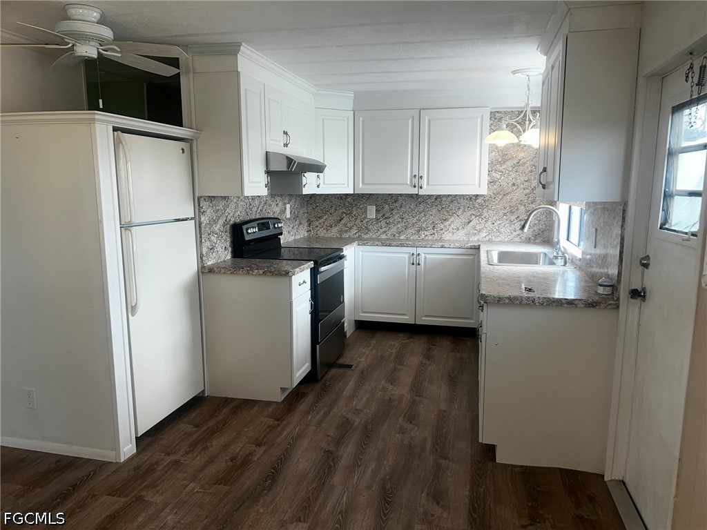 2 Bed ManufacturedHome for Sale in Tamiami Village, FL — photo 4