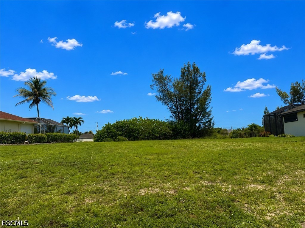 Waterfront Home for Sale in Cape Coral, FL, $110,000 — photo 4