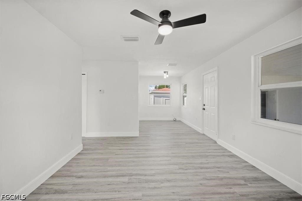 3 Bed SingleFamilyResidence for Sale in Fort Myers, FL — photo 4