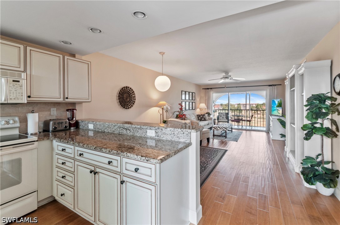 2 Bed Condominium for Sale in Naples, FL, $378,000 — photo 4