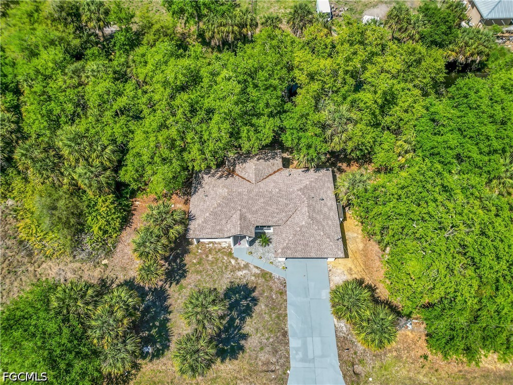 3 Bed SingleFamilyResidence for Sale in Port Charlotte, FL — photo 4