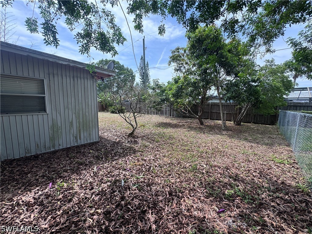 2 Bed SingleFamilyResidence for Sale in Naples, FL, $455,000 — photo 4