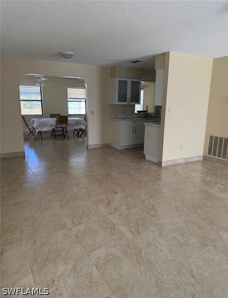 2 Bed SingleFamilyResidence for Sale in Leisure Lakes, FL — photo 4