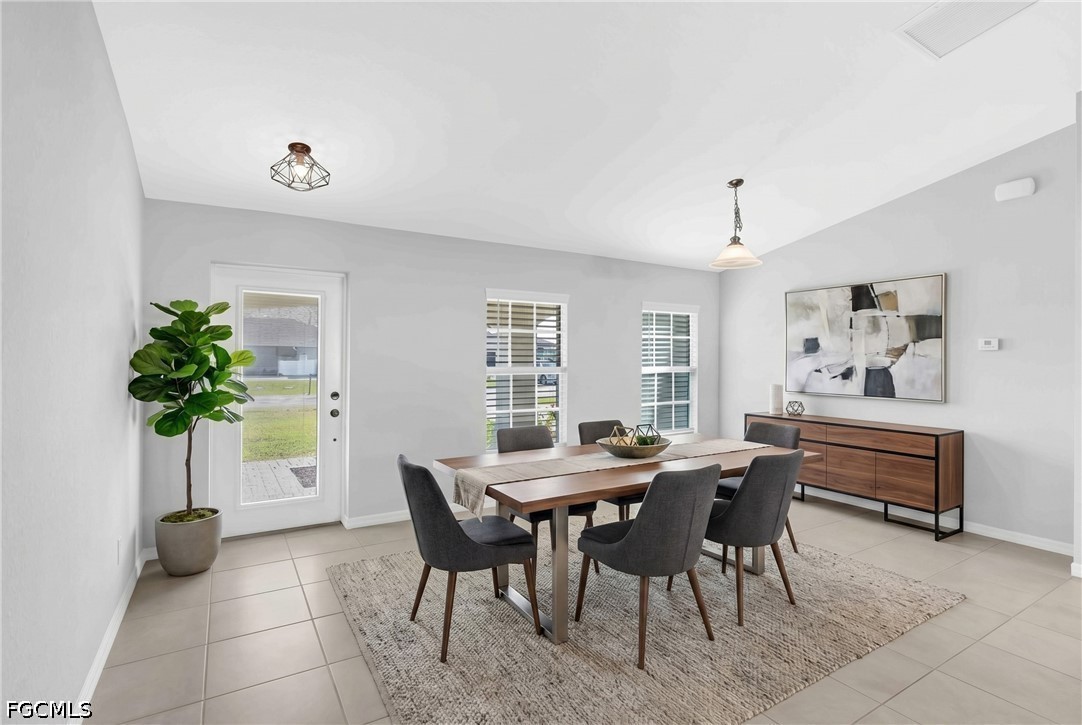 4 Bed SingleFamilyResidence for Sale in Cape Coral, FL — photo 4