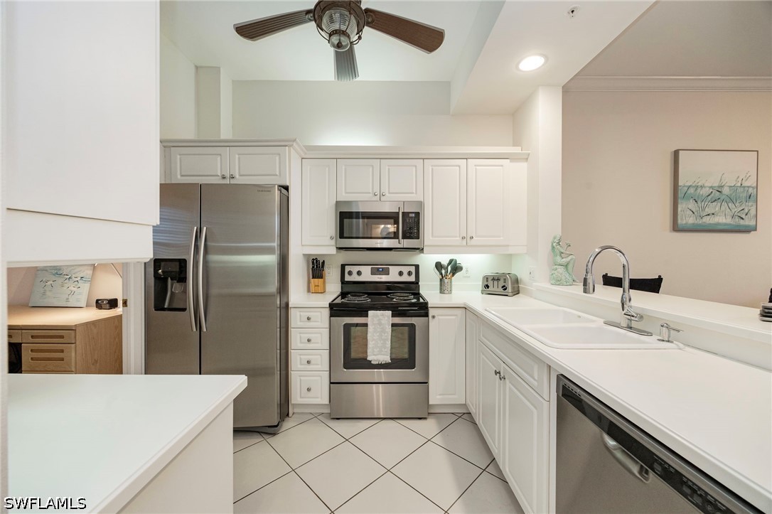 2 Bed Condominium for Sale in Bayfront, FL, $9,000 — photo 4