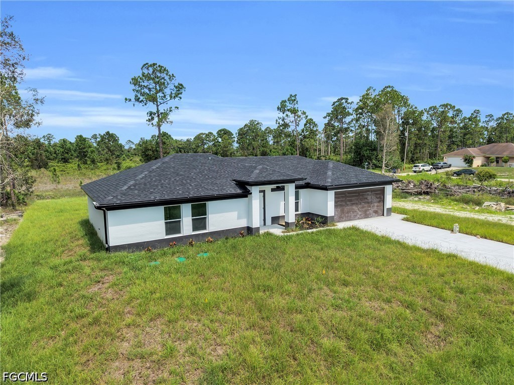 3 Bed SingleFamilyResidence for Sale in Lehigh Acres, FL — photo 4
