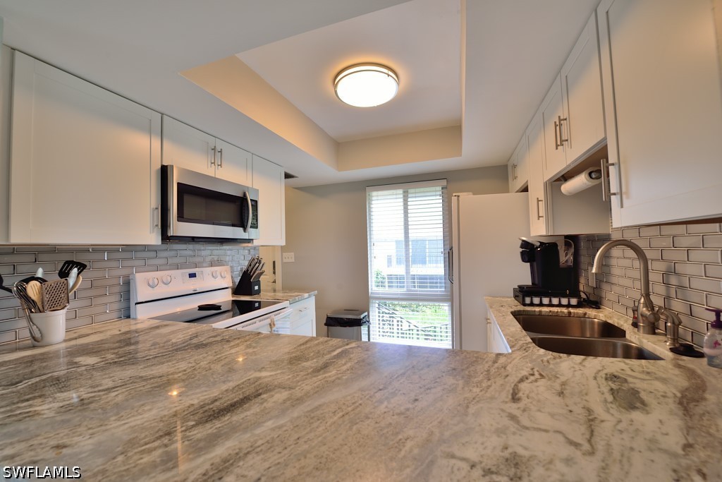 2 Bed Waterfront Home for Sale in Naples, FL, $4,400 — photo 4