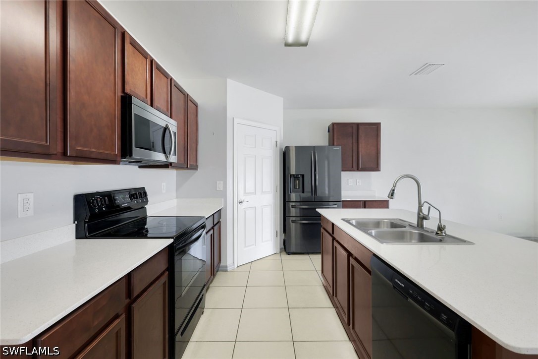 4 Bed SingleFamilyResidence for Sale in San Carlos Park, FL — photo 4