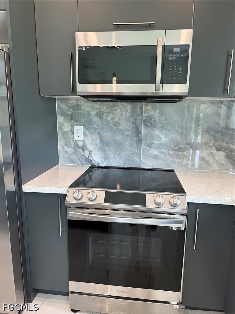 3 Bed SingleFamilyResidence for Sale in Naples, FL, $465,000 — photo 4