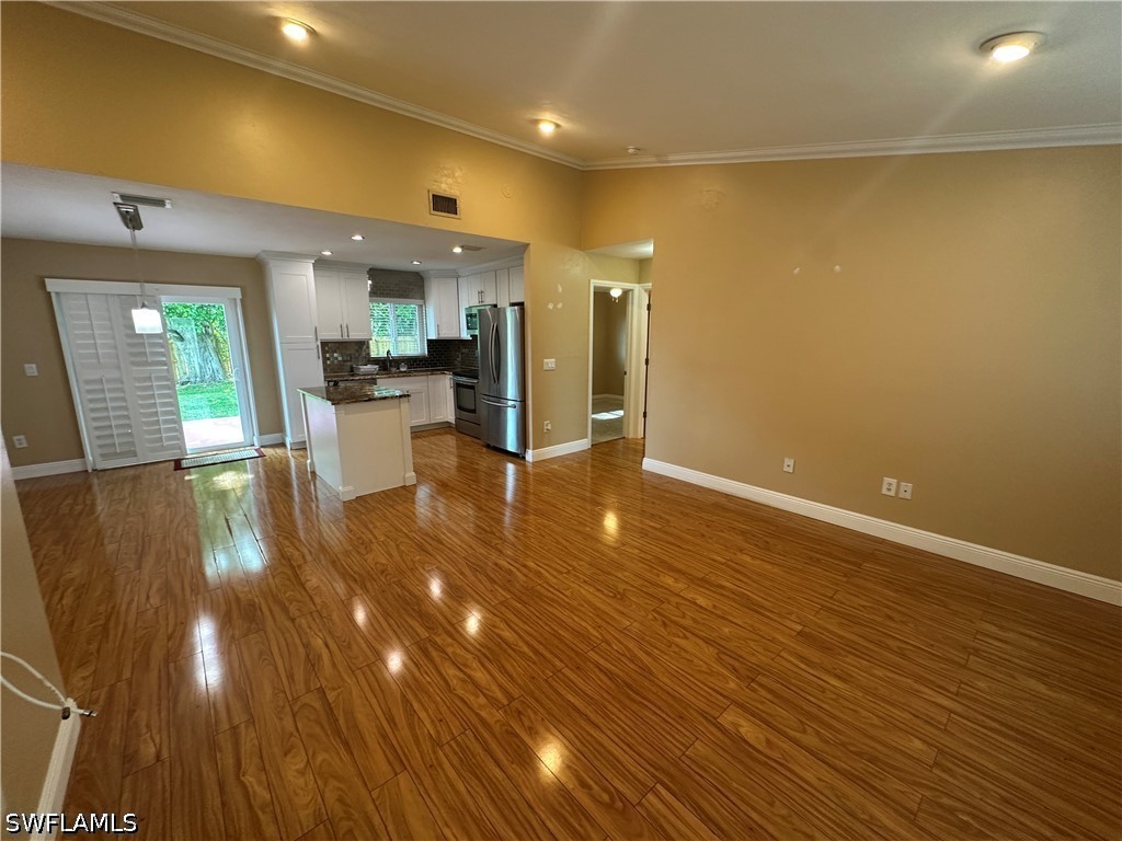3 Bed SingleFamilyResidence for Sale in San Carlos Park, FL — photo 4