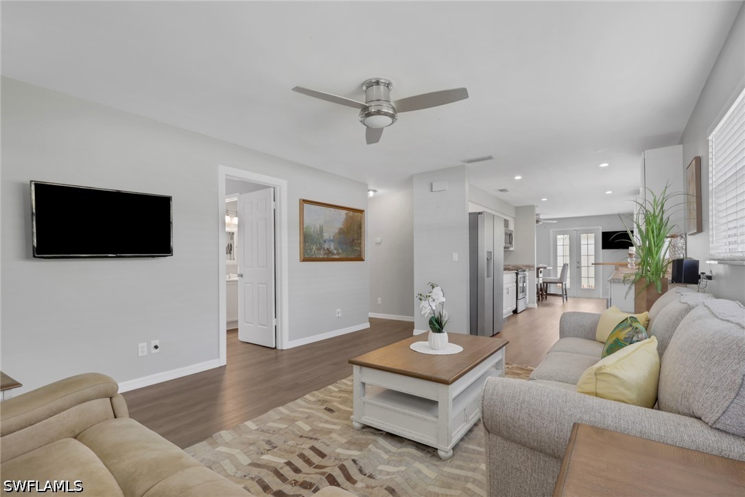 2 Bed SingleFamilyResidence for Sale in Naples, FL, $595,000 — photo 4