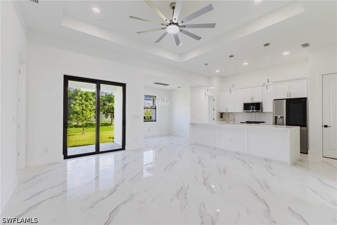 3 Bed SingleFamilyResidence for Sale in Cape Coral, FL — photo 4