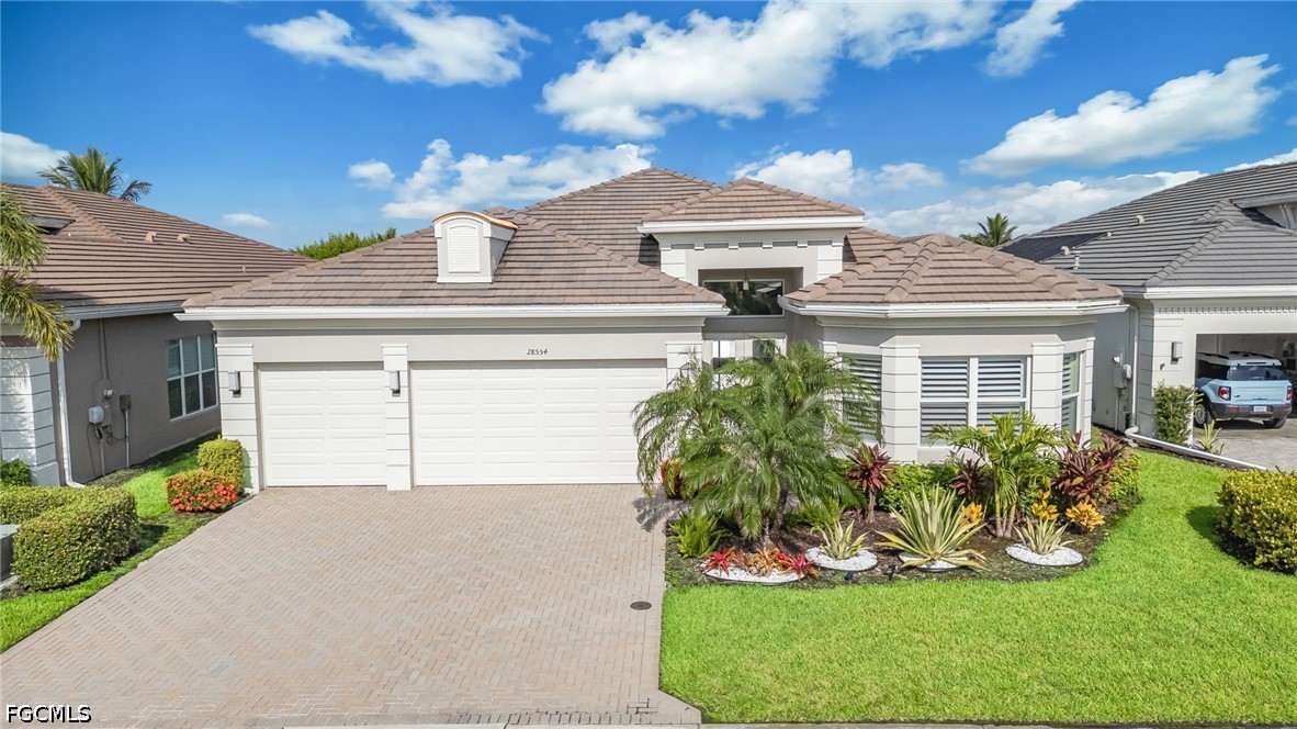 3 Bed Pool Home for Sale in Valencia Bonita, FL, $1,250,000 — photo 4