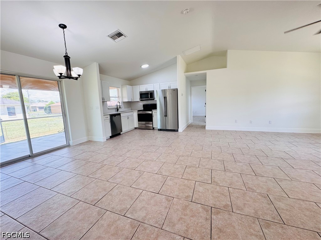 3 Bed SingleFamilyResidence for Sale in Mirror Lakes, FL — photo 4