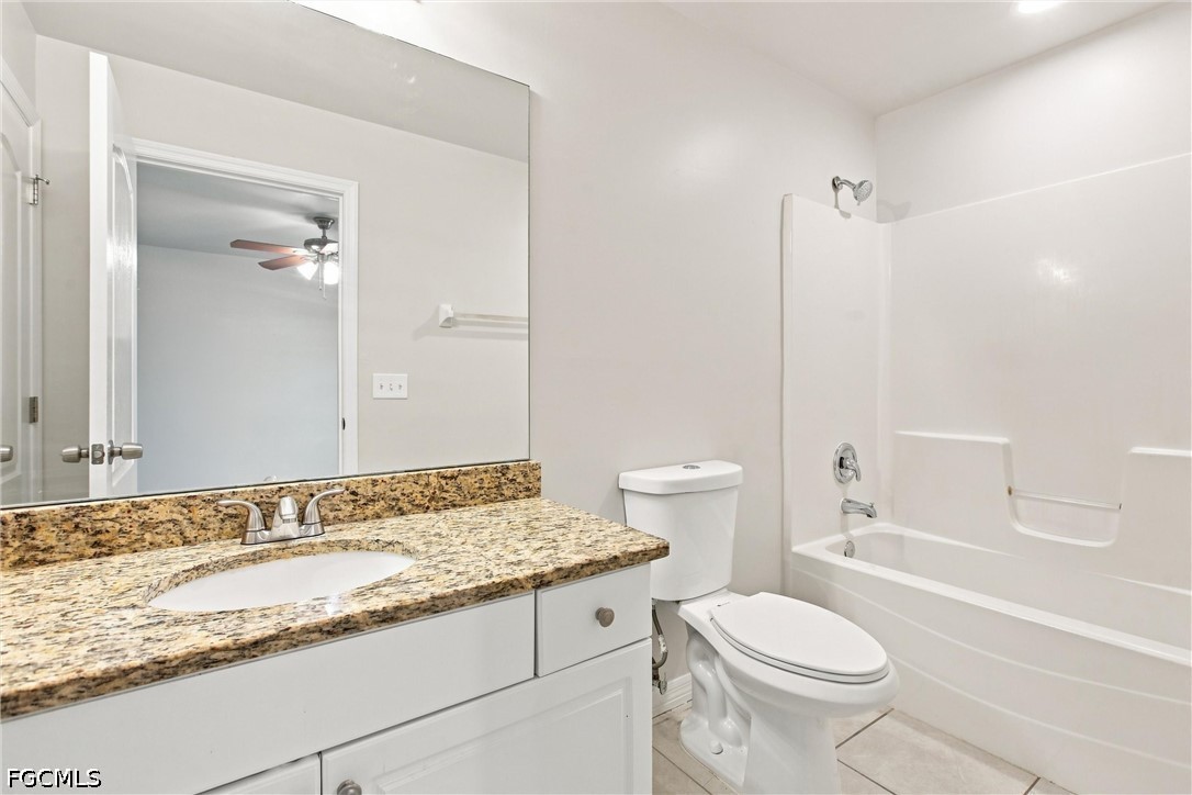 3 Bed SingleFamilyResidence for Sale in Mirror Lakes, FL — photo 4