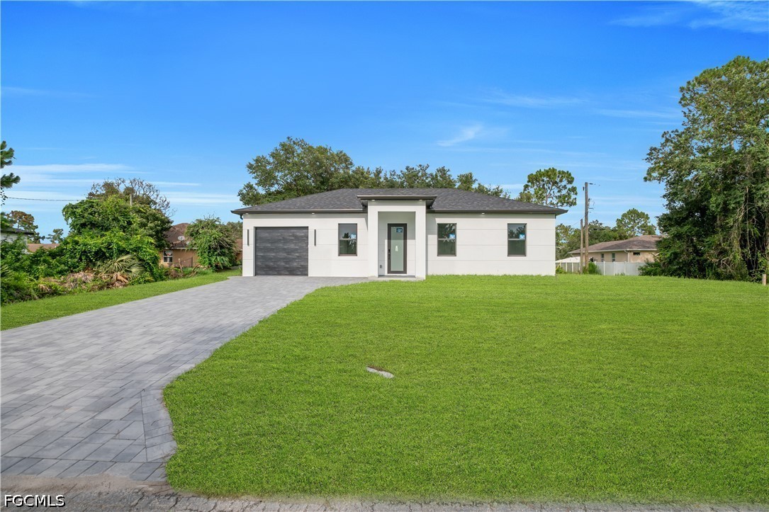3 Bed SingleFamilyResidence for Sale in Lehigh Acres, FL — photo 4