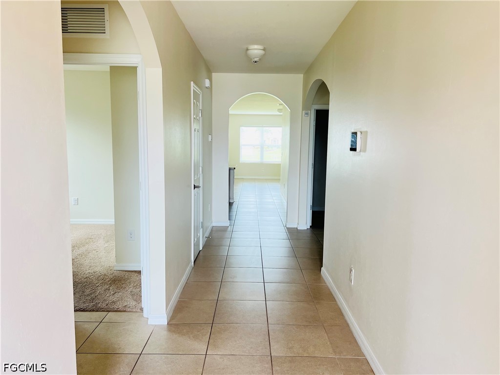 4 Bed SingleFamilyResidence for Sale in Cape Coral, FL — photo 4