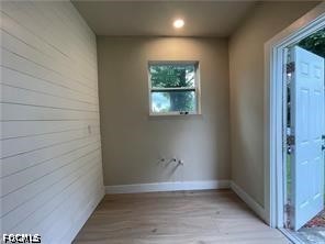 2 Bed SingleFamilyResidence for Sale in Fort Myers, FL — photo 4