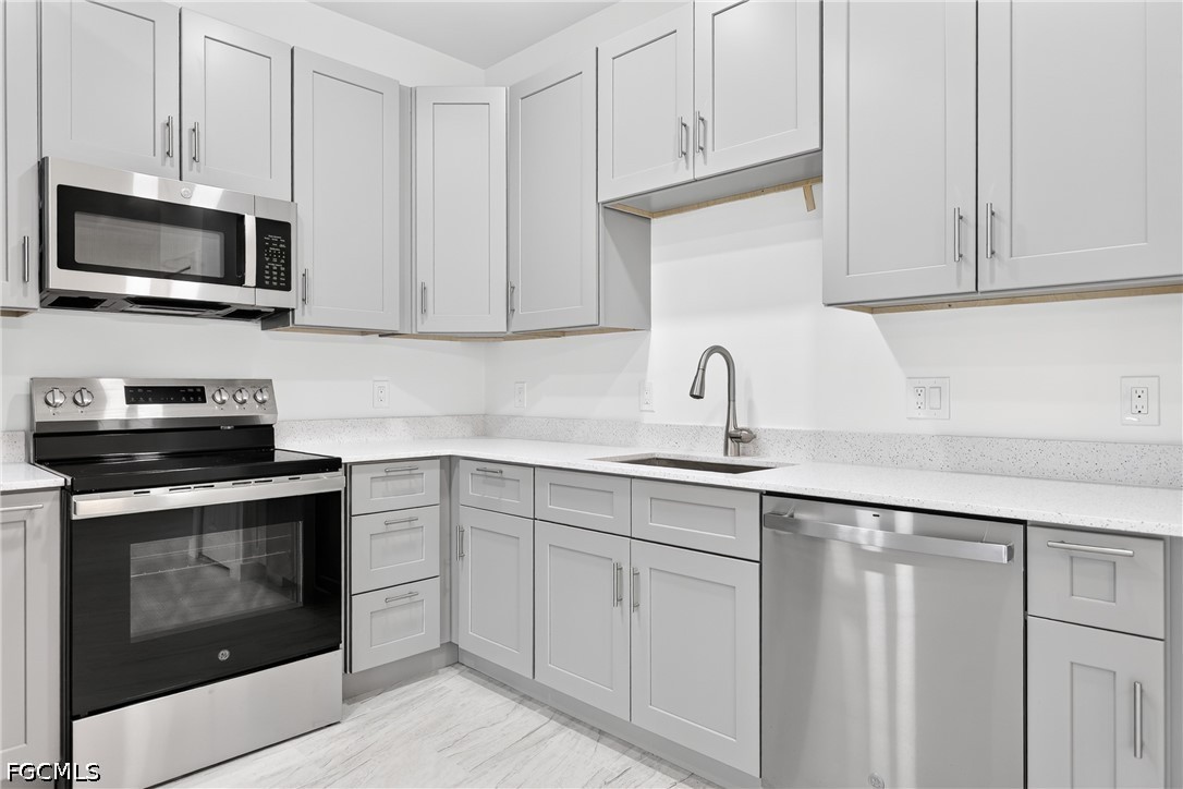 3 Bed SingleFamilyResidence for Sale in Lehigh Acres, FL — photo 4