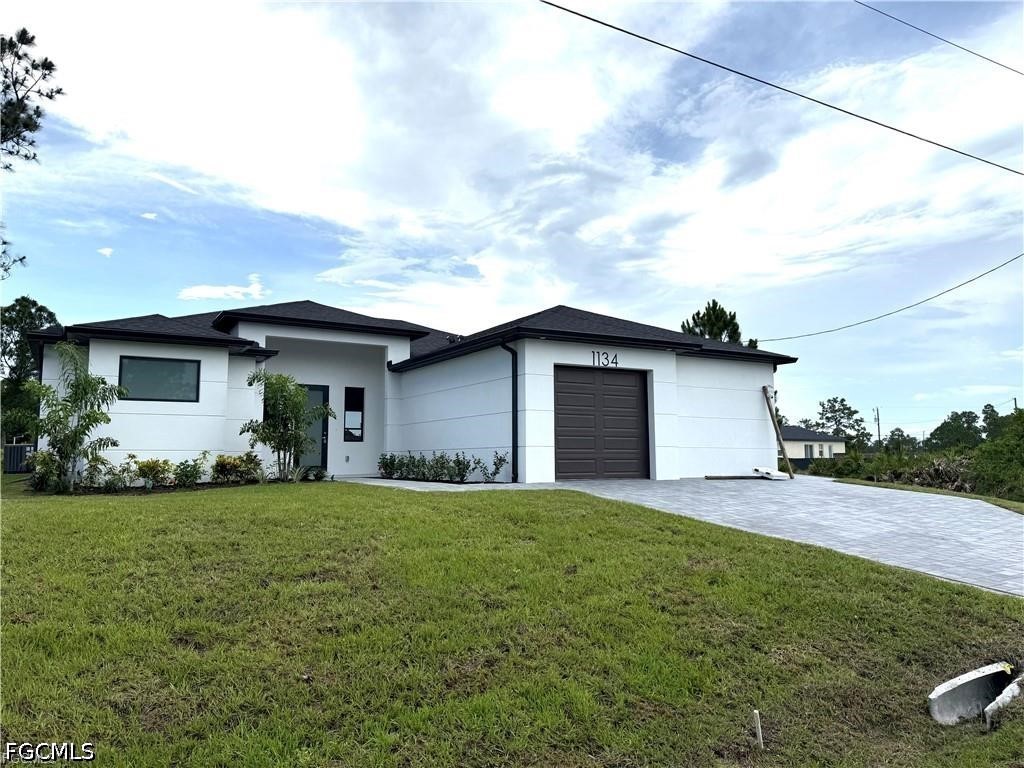 3 Bed SingleFamilyResidence for Sale in Lehigh Acres, FL — photo 4