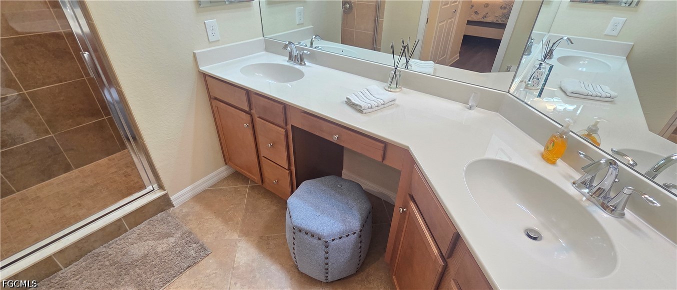 2 Bed Condominium for Sale in Palmetto Cove, FL, $275,000 — photo 4