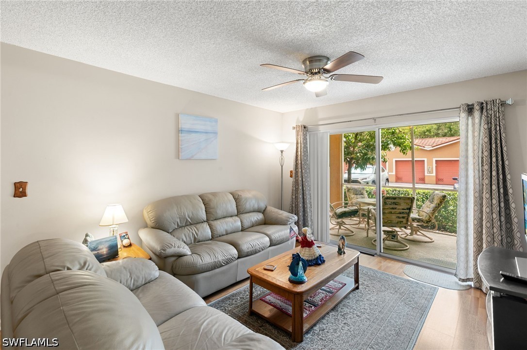 2 Bed Condominium for Sale in Napoli, FL, $214,900 — photo 4