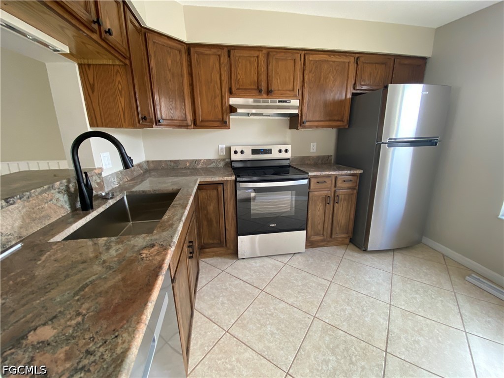4 Bed Duplex for Sale in Fort Myers, FL, $1,850 — photo 4