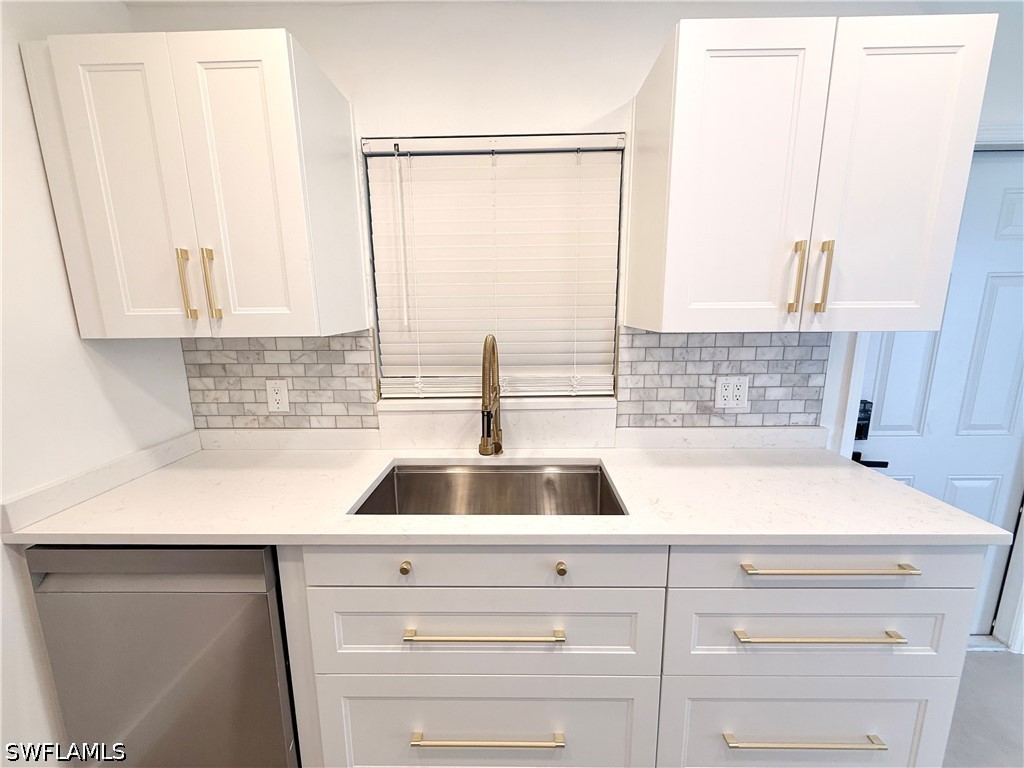 3 Bed SingleFamilyResidence for Sale in Naples, FL, $3,700 — photo 4