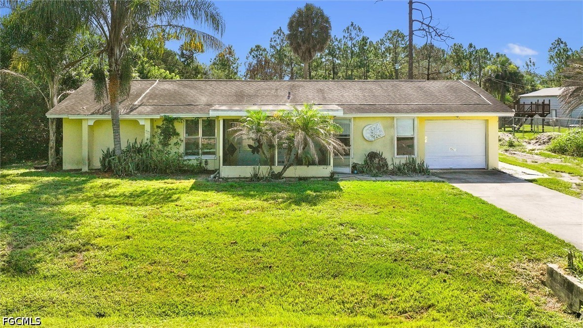 2 Bed SingleFamilyResidence for Sale in Lehigh Acres, photo 4