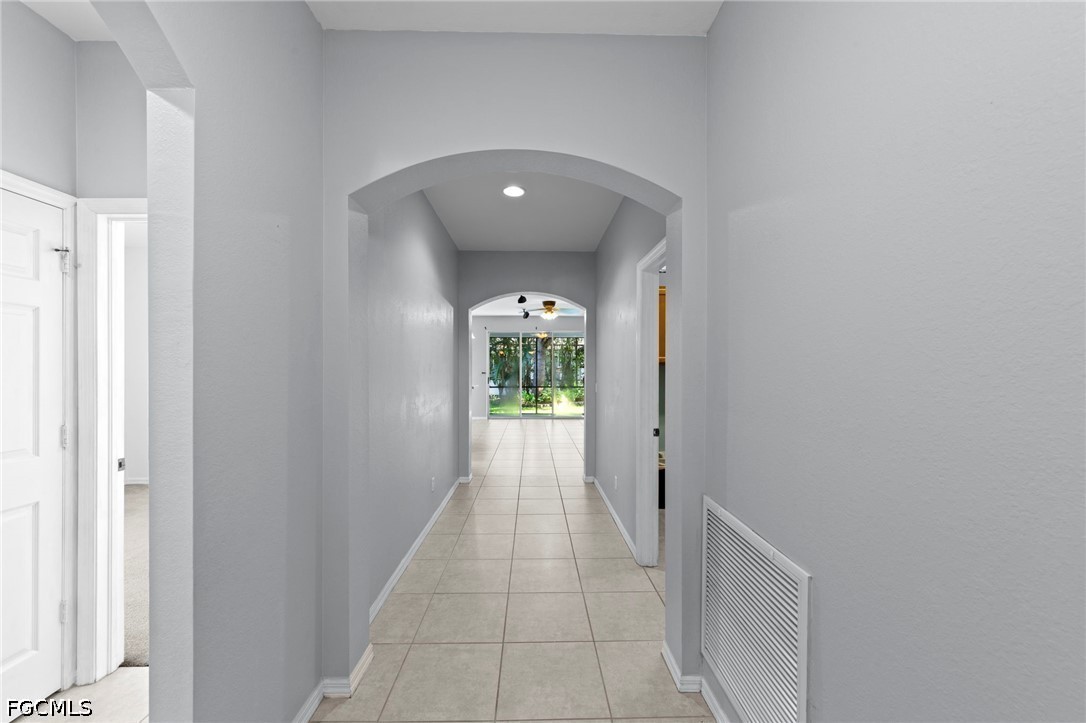 3 Bed SingleFamilyResidence for Sale in Cypress Cay, photo 4