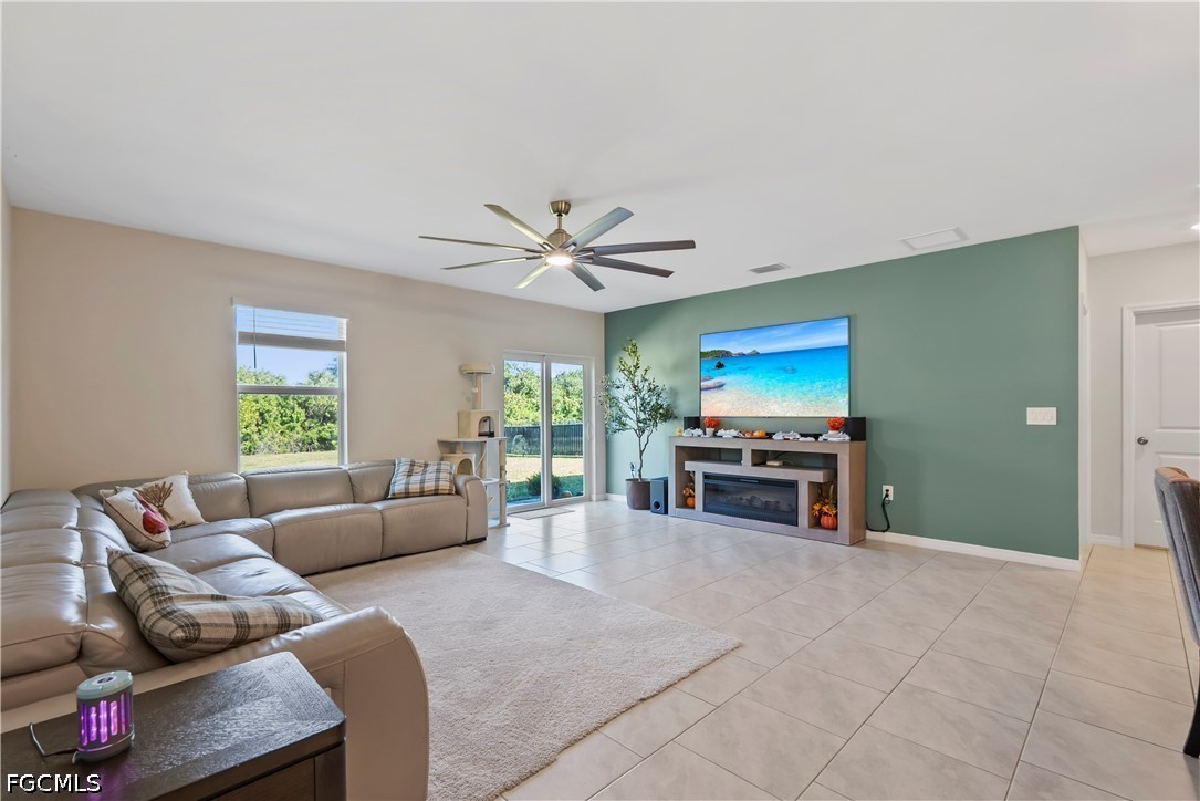 5 Bed SingleFamilyResidence for Sale in Savanna Lakes, FL — photo 4