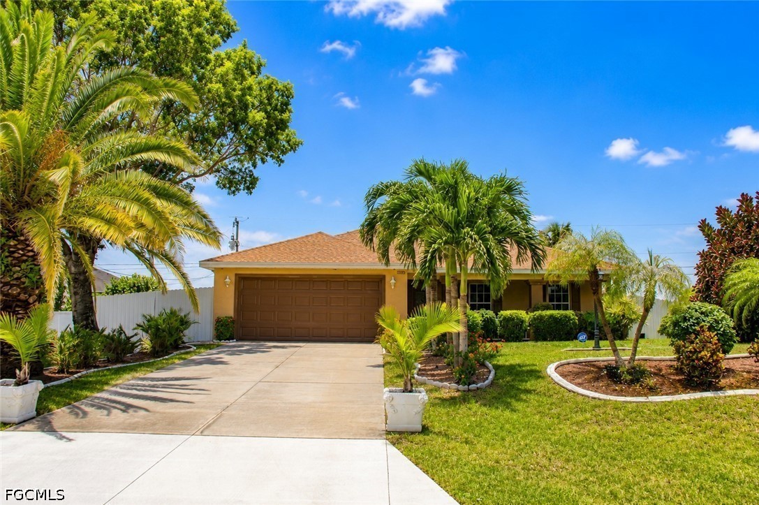 3 Bed SingleFamilyResidence for Sale in Cape Coral, FL — photo 4