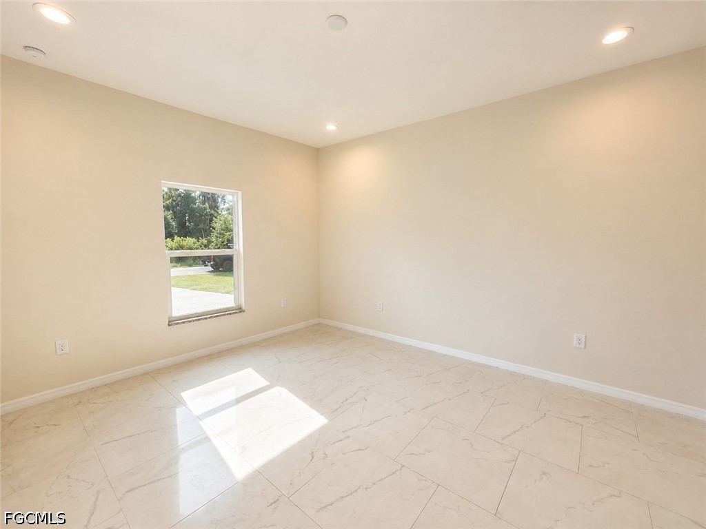 3 Bed SingleFamilyResidence for Sale in Lehigh Acres, FL — photo 4