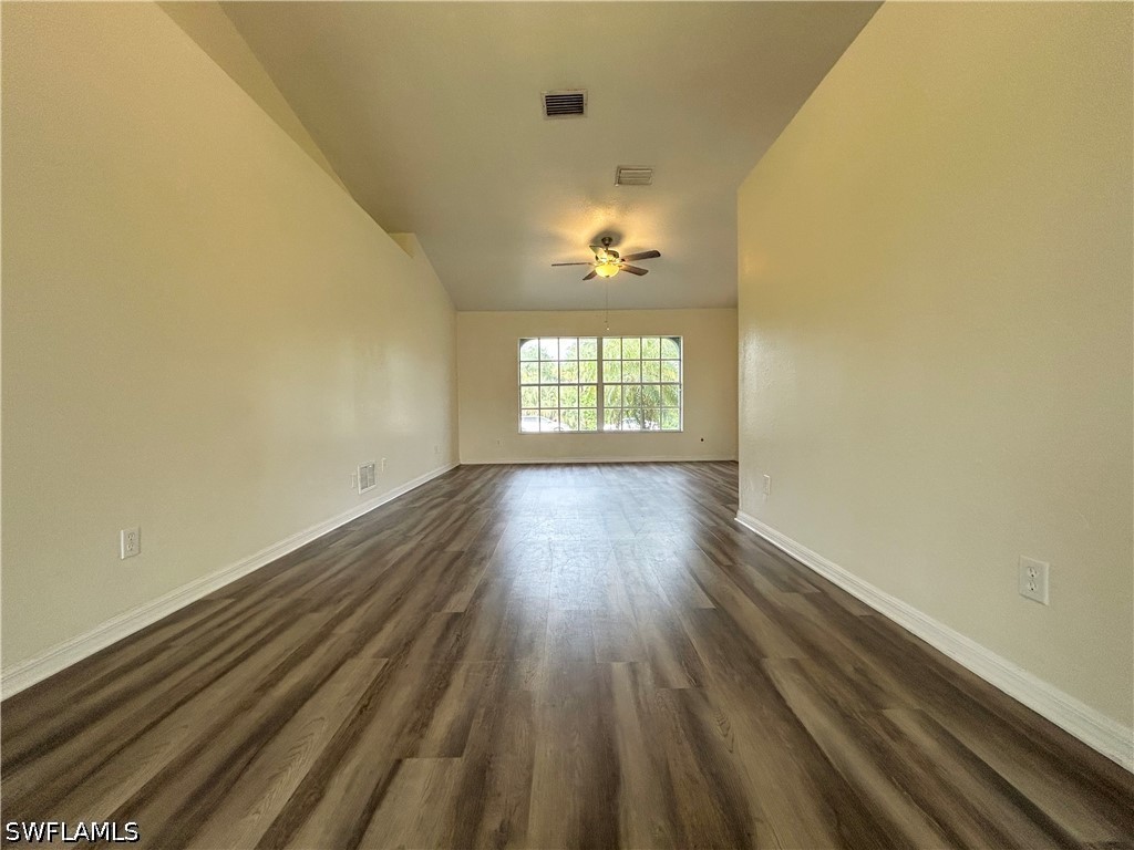 3 Bed SingleFamilyResidence for Sale in Buckingham, FL — photo 4