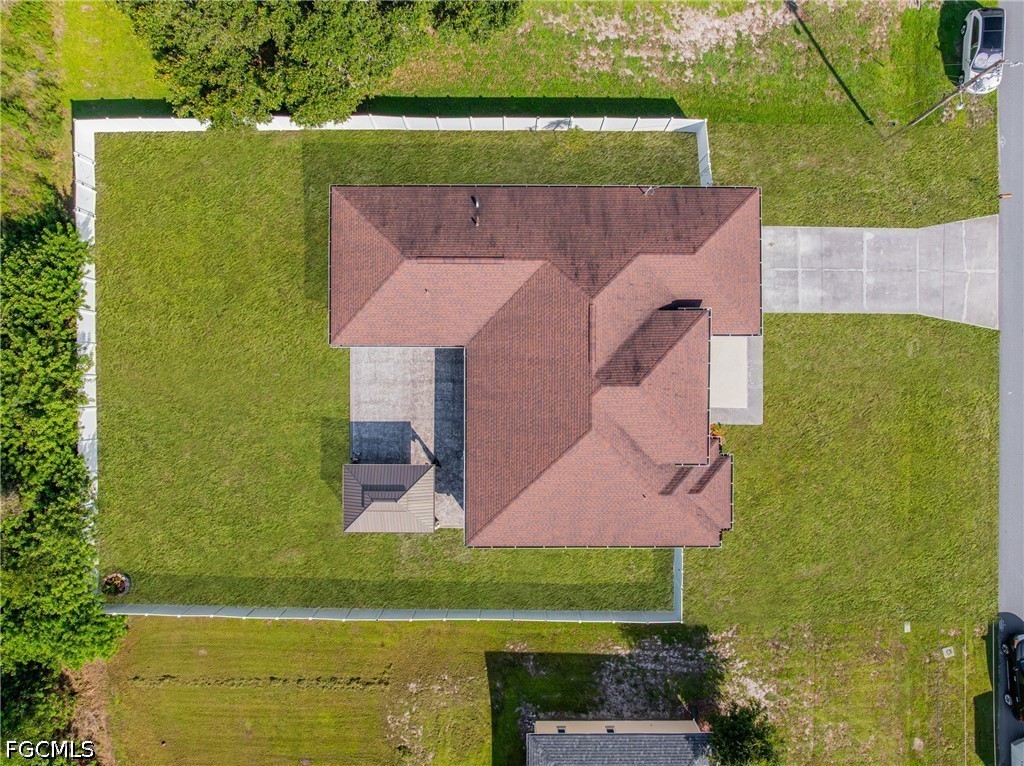 4 Bed SingleFamilyResidence for Sale in Mirror Lakes, FL — photo 4