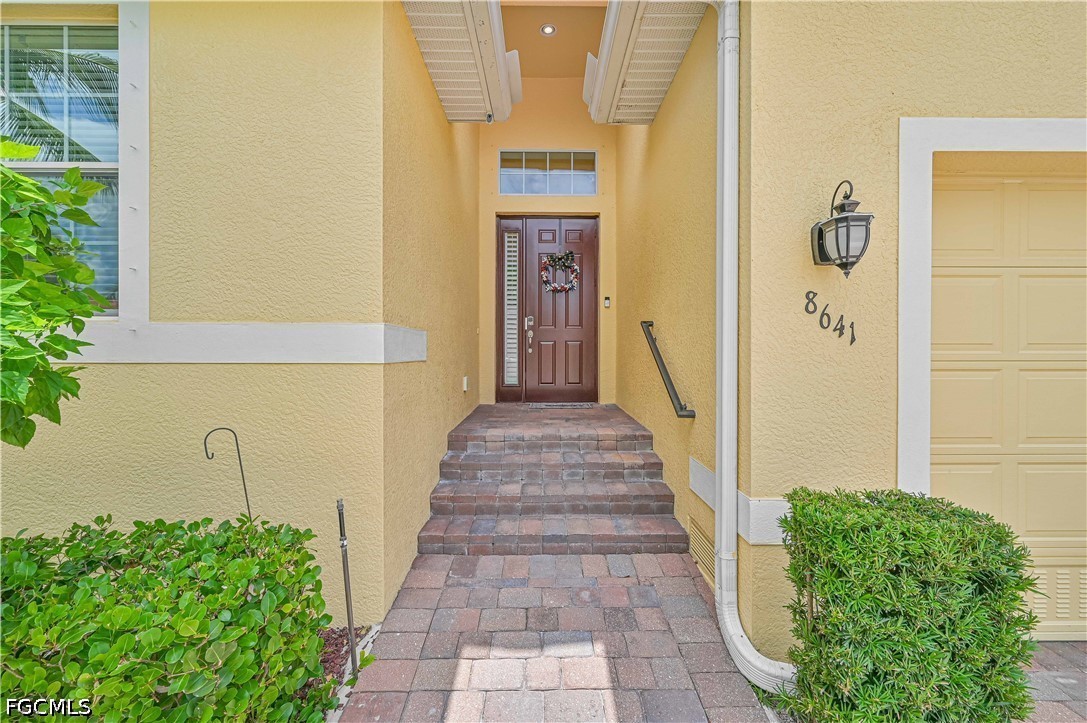 4 Bed Waterfront Home for Sale in Banyan Bay, FL, $394,000 — photo 4
