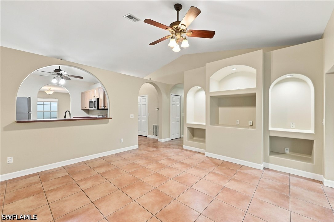 4 Bed Duplex for Sale in Heitmans, FL, $2,000 — photo 4
