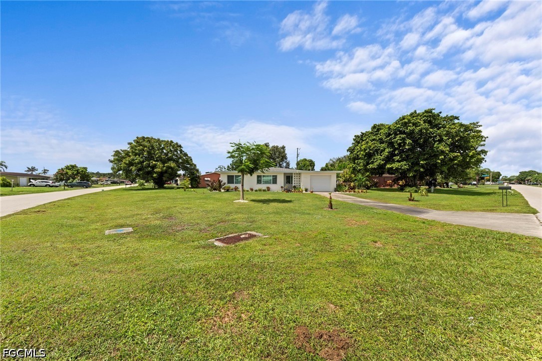 2 Bed SingleFamilyResidence for Sale in Wedgewood, photo 4