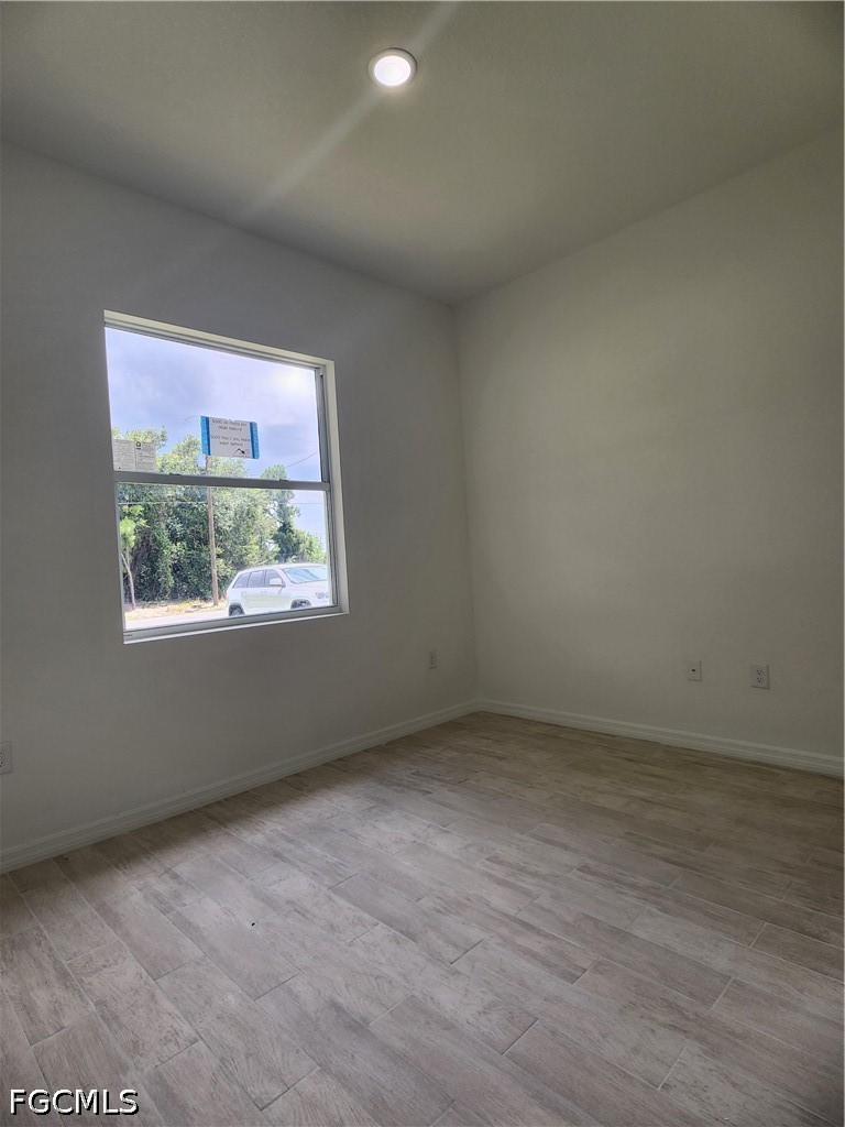3 Bed SingleFamilyResidence for Sale in Lehigh Acres, photo 4
