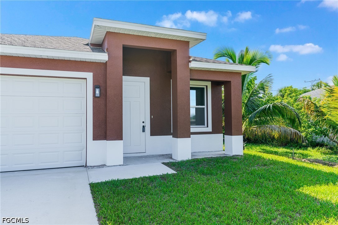 3 Bed SingleFamilyResidence for Sale in Fort Myers, FL — photo 4